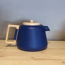 Ogo Teapot, cast iron
